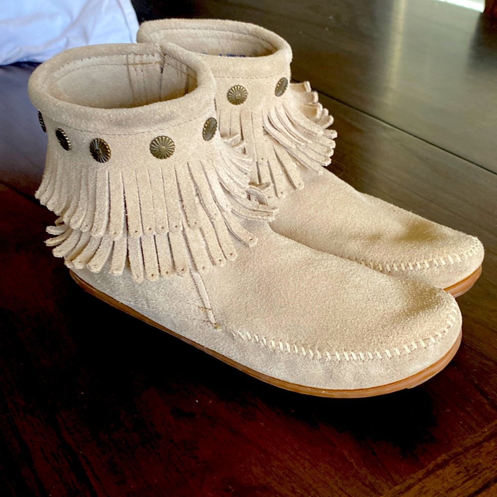 Minnetonka Mocassin Fringe Bootie